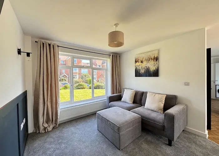 Modern & Spacious Home In Exeter - Smart Tv & Xbox