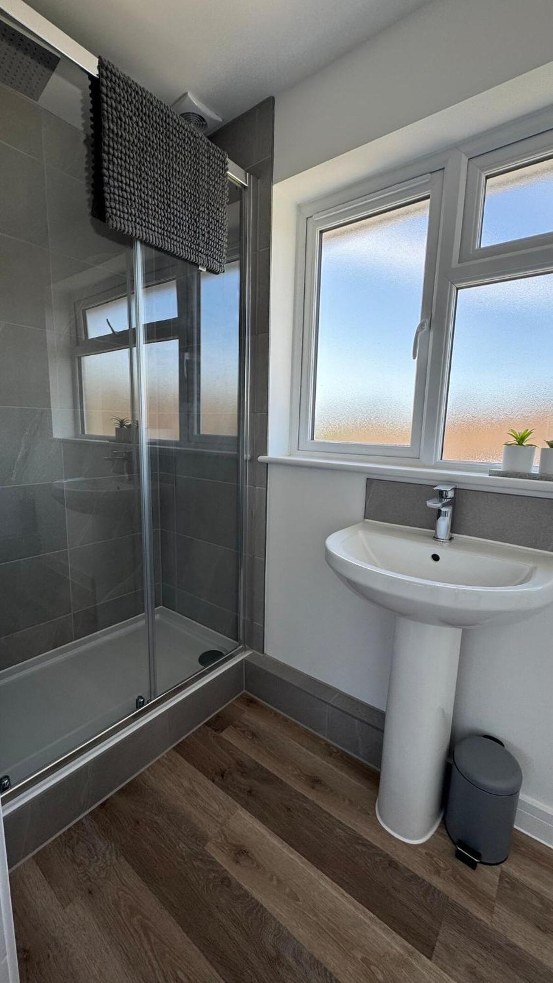 Modern & Spacious In - Smart Tv & Xbox Holiday home Exeter