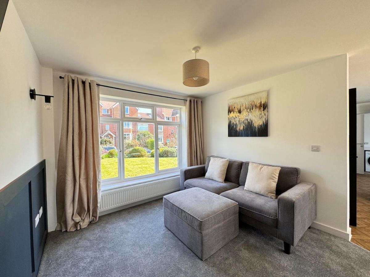 Modern & Spacious In - Smart Tv & Xbox Holiday home *